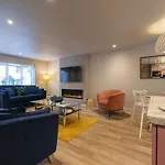 בית נופש The Neon Rose