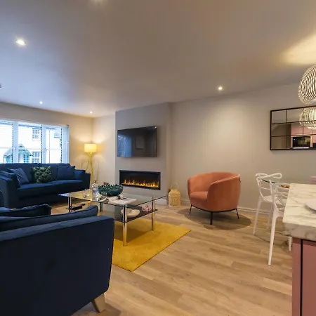 בית נופש The Neon Rose